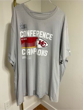 Nike The Nike Tee Crewneck T‑Shirt - Light Gray